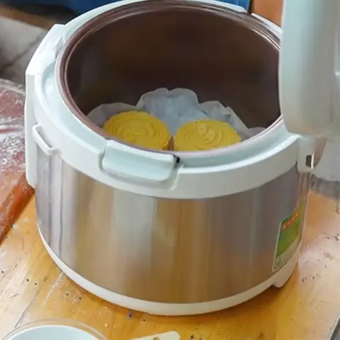 Với Nồi Cơm Điện Cơ