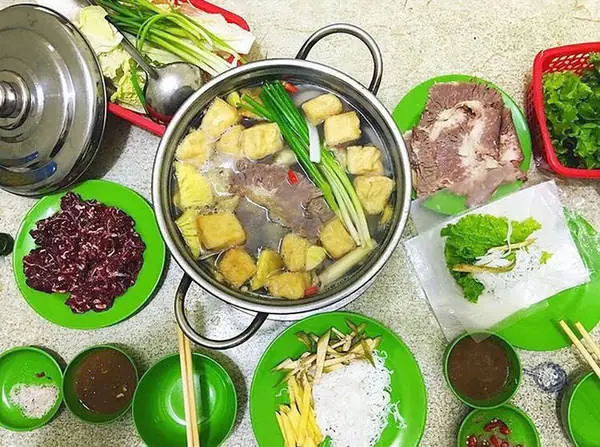 Quán Lẩu Bò Nhúng Dấm Ngon Nức Tiếng Mà Giá Lại Bình Dân Ở Hà Nội Quán Lẩu Bò Nhúng Dấm Ngon Nức Tiếng Mà Giá Lại Bình Dân Ở Hà Nội