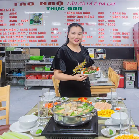 Lẩu Gà Lá É Buôn Ma Thuột: Đặc Sản Ẩm Thực Đậm Đà Tây Nguyên