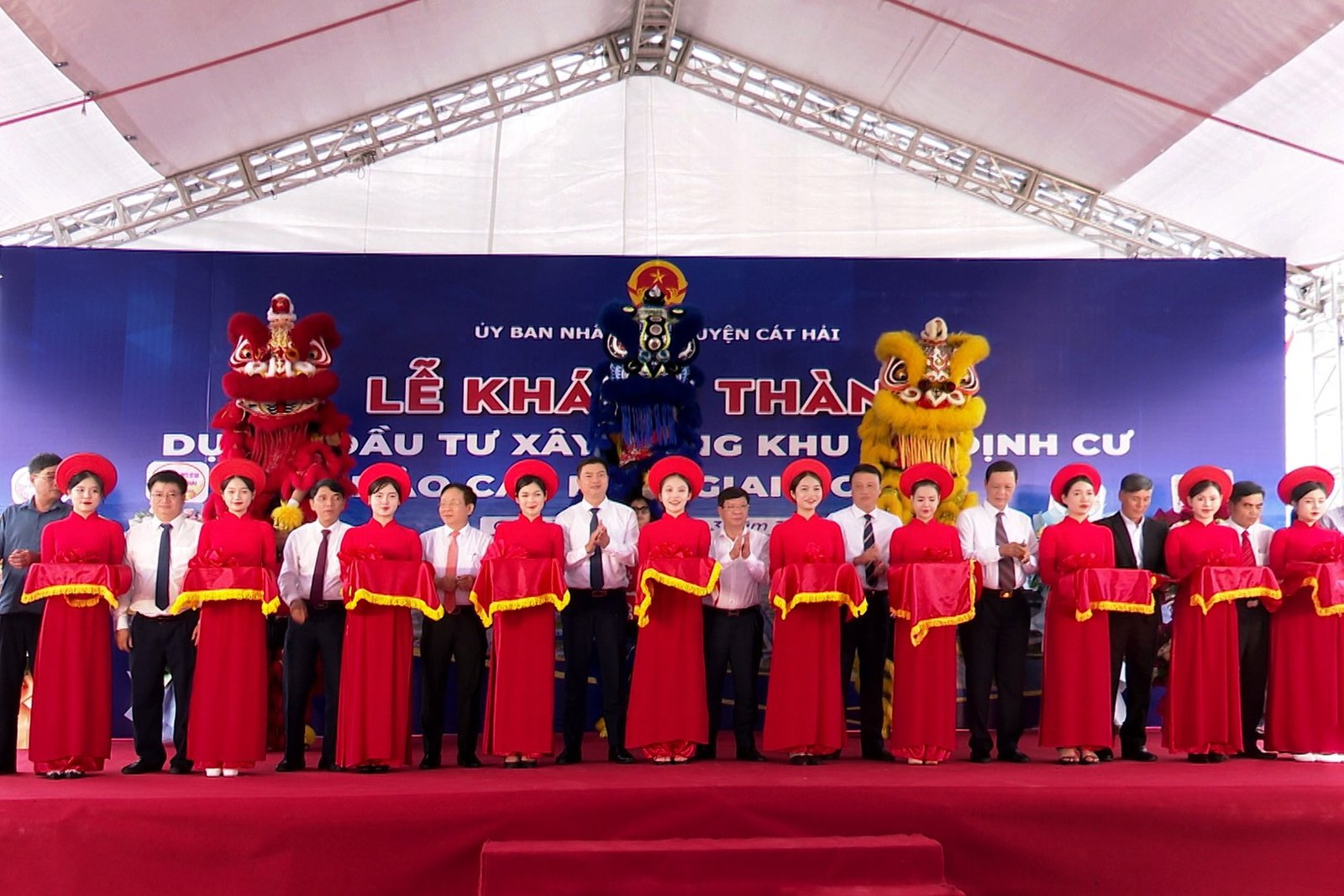 Lễ cắt băng khánh thành dự án tái định cư tại Cát Hải