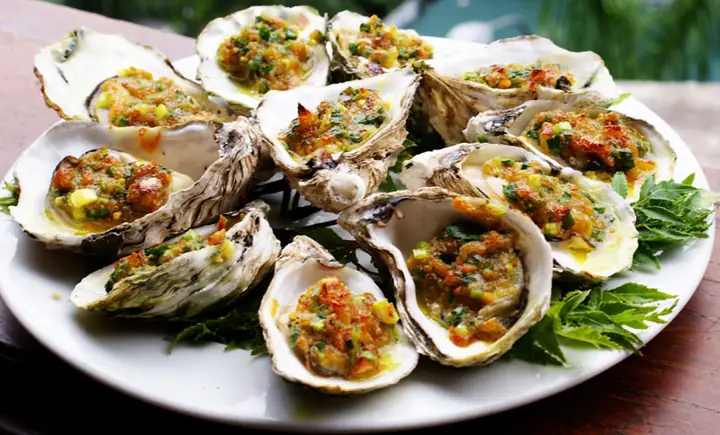 Khám Phá Tinh Hoa Ẩm Thực: Những Món Ăn Ở Vịnh Hạ Long Không Thể Bỏ Lỡ Khám Phá Tinh Hoa Ẩm Thực: Những Món Ăn Ở Vịnh Hạ Long Không Thể Bỏ Lỡ