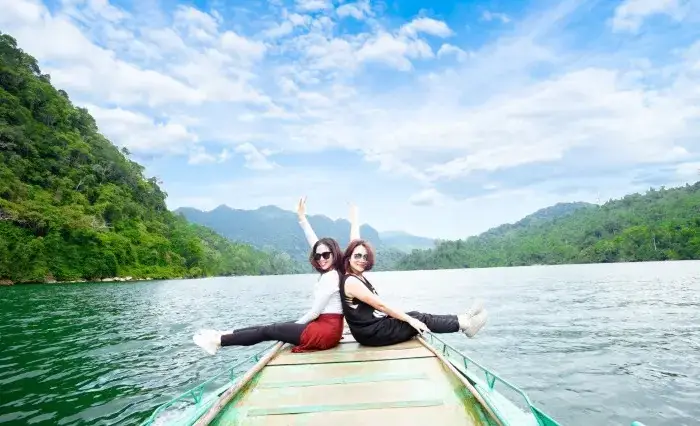 Hồ Ba Bể (tỉnh Bắc Kạn) - “viên Ngọc” Của Tây Bắc Hồ Ba Bể (tỉnh Bắc Kạn) - “viên Ngọc” Của Tây Bắc
