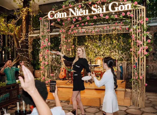 Nhà Hàng Cơm Niêu Sài Gòn Nhà Hàng Cơm Niêu Sài Gòn