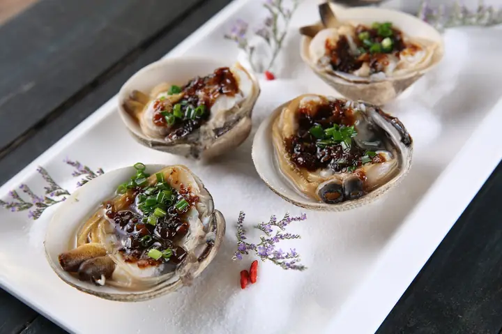 Đánh Giá Chi Tiết Nhà Hàng Hải Cảng Hạ Long: Trải Nghiệm Ẩm Thực Đẳng Cấp Thực Đơn Phong Phú