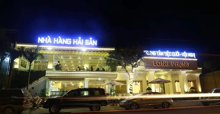 Nhà Hàng Long Phụng Tam Kỳ: Gợi Mở Về Ẩm Thực Việt & Visa Quốc Tế