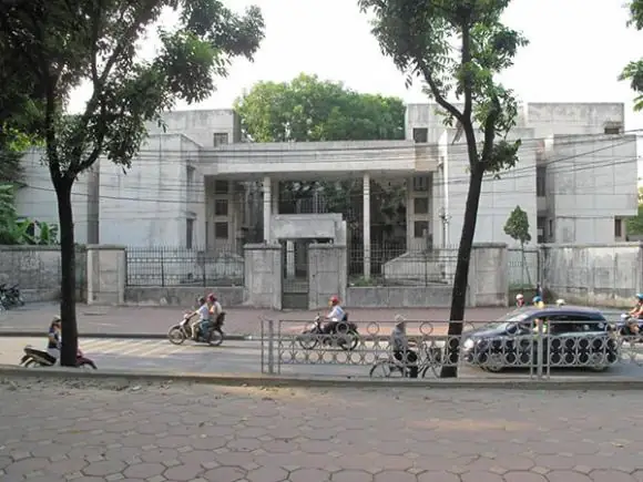 Nhà Ma Ám Ở Hà Nội