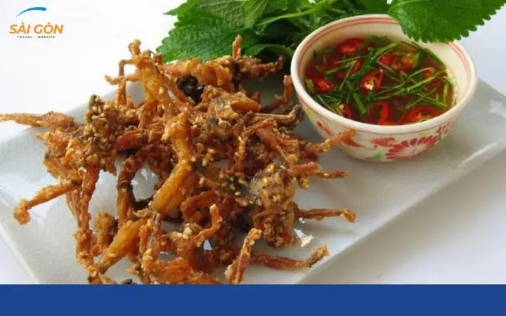 Vũ Nữ Chân Dài Chiên Nước Mắm – Một Trong Những Món Ăn Lạ Ở Sài Gòn