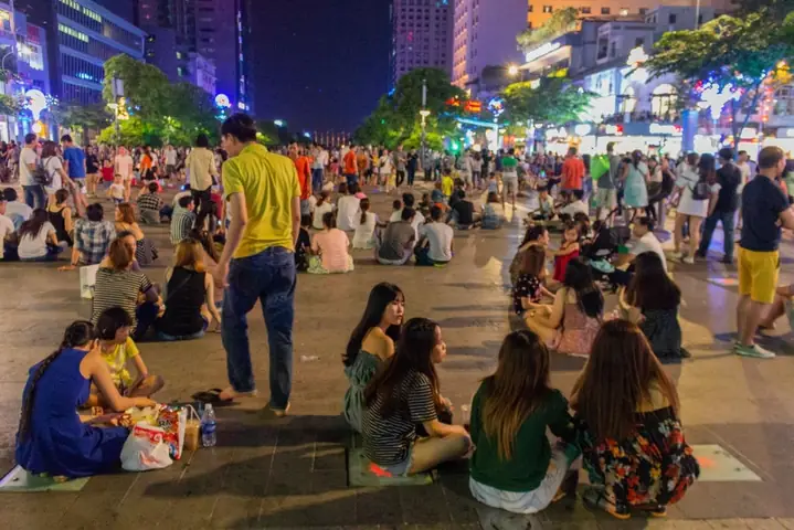 Bùi Viện Và Những Khu Phố Đêm Sầm Uất Nhất Việt Nam
