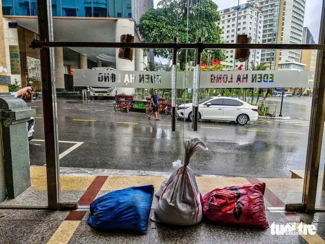 Để 'Phố Trẻ Lại Vì Chiều Nay Có Mưa': Bí Quyết Xin Visa Du Lịch Thành Công Bão Ragasa Suy Yếu Thành Áp Thấp Nhiệt Đới, Chiều Nay Bắc Bộ Có Mưa To - Ảnh 1.