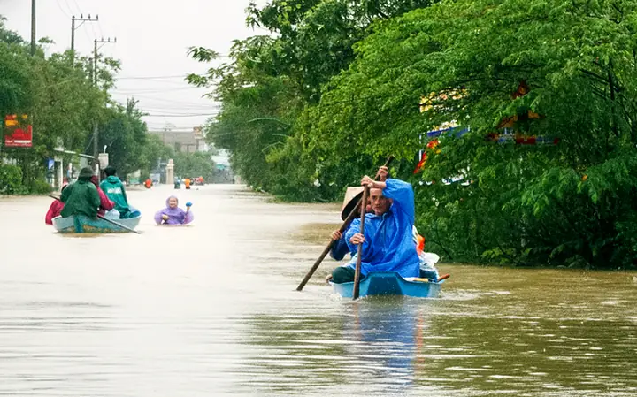 Miền Trung Mưa Lớn Từ Chiều Tối Nay, Lũ Ở Đà Nẵng, Huế Có Khả Năng Lên Lại - Ảnh 2. Miền Trung Mưa Lớn Từ Chiều Tối Nay, Lũ Ở Đà Nẵng, Huế Có Khả Năng Lên Lại - Ảnh 2.