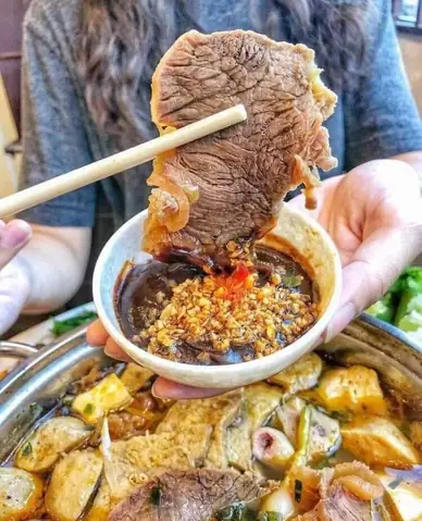 Quán Ăn Ngon Cho Khách Du Lịch Ở Đảo Phú Quý: Quán Ông Già - Nhỏ Mà Ấm Cúng Kiểu Gia Đình Quán Ăn Ngon Cho Khách Du Lịch Ở Đảo Phú Quý: Quán Ông Già - Nhỏ Mà Ấm Cúng Kiểu Gia Đình