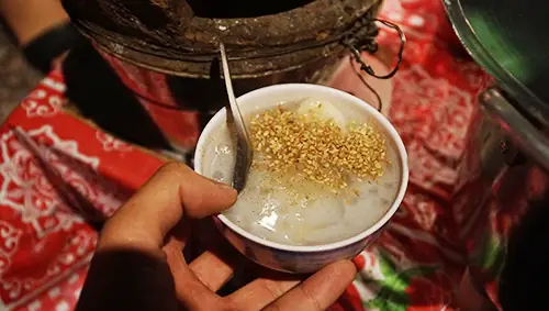 Những Quán Chè Mở Qua Nửa Đêm Ở Sài Gòn