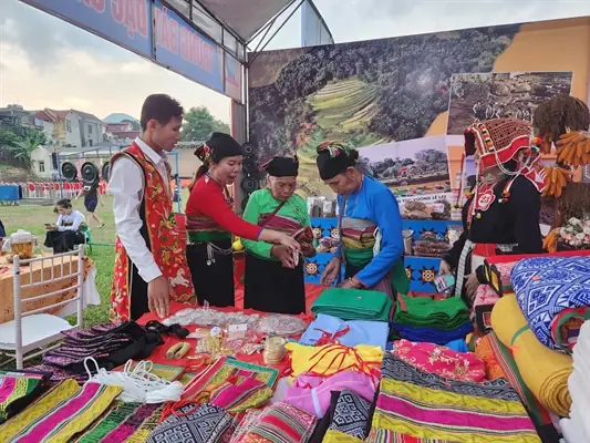 Thanh Hóa: Bảo Tồn Và Phát Triển Ngôn Ngữ, Trang Phục, Nghề Truyền Thống Của Các Dân Tộc Thiểu Số