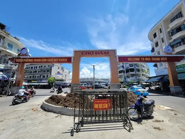 4. Chợ Đầm 4. Chợ Đầm