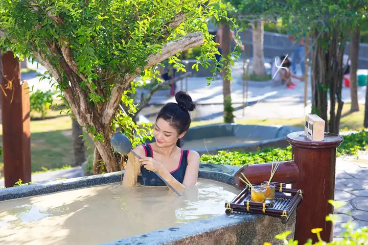 2. Hòn Tằm 2. Hòn Tằm