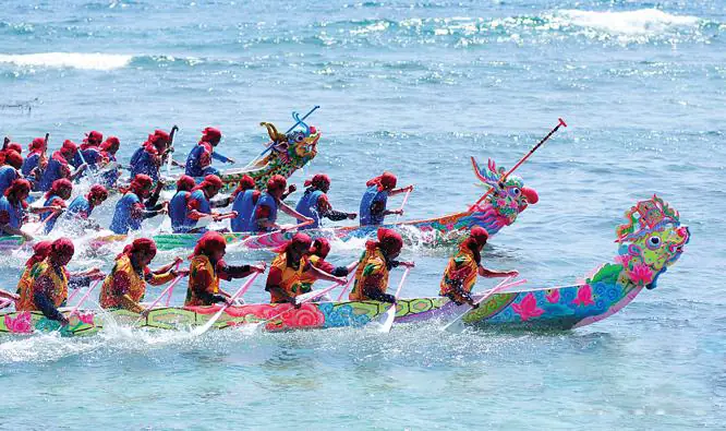 Thuyết Minh Về Lễ Hội Đua Thuyền Mẫu 4