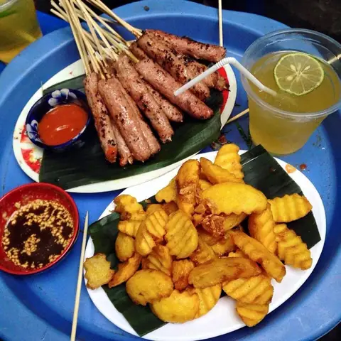 Nem Nướng Em Thúy - Quán Ăn Vặt Về Đêm Ở Hà Nội Nem Nướng Em Thúy - Quán Ăn Vặt Về Đêm Ở Hà Nội