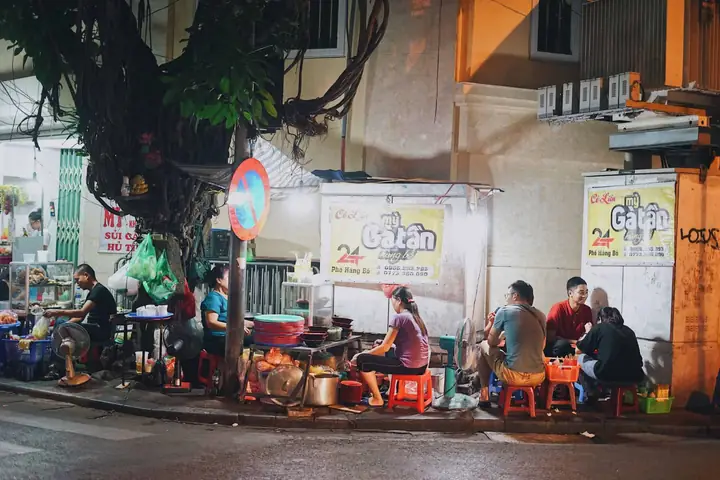 Mì Gà Tần Hàng Bồ - Quán Ăn Đêm Hà Nội Ngon Mì Gà Tần Hàng Bồ - Quán Ăn Đêm Hà Nội Ngon