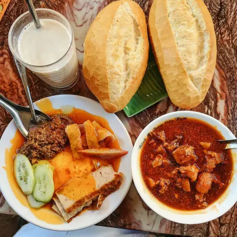 Bánh Mì Sốt Vang Đình Ngang - Món Ăn Tối Ngon Rẻ Bánh Mì Sốt Vang Đình Ngang - Món Ăn Tối Ngon Rẻ
