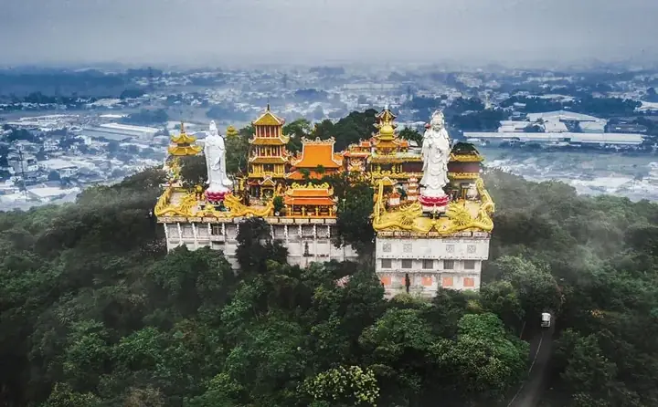 Chùa Châu Thới, 279 Cử Trị, Châu Phú A, Châu Đốc, An Giang: Hành Trình Tâm Linh Miền Tây Chùa Châu Thới, 279 Cử Trị, Châu Phú A, Châu Đốc, An Giang: Hành Trình Tâm Linh Miền Tây