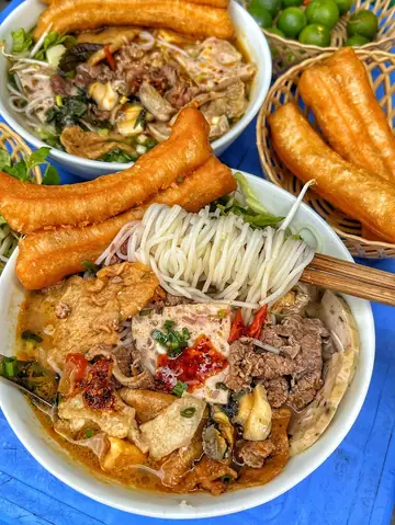 Bún Riêu Cô Hoàn