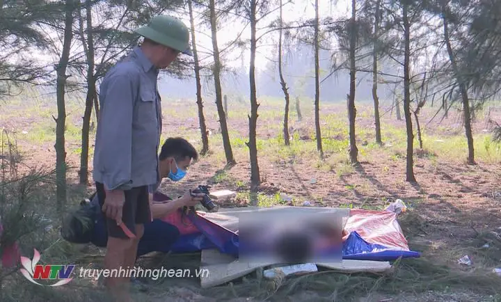 Phát Hiện Thi Thể Người Đàn Ông Trôi Dạt Trên Bãi Biển Diễn Châu Phát Hiện Thi Thể Người Đàn Ông Trôi Dạt Trên Bãi Biển Diễn Châu