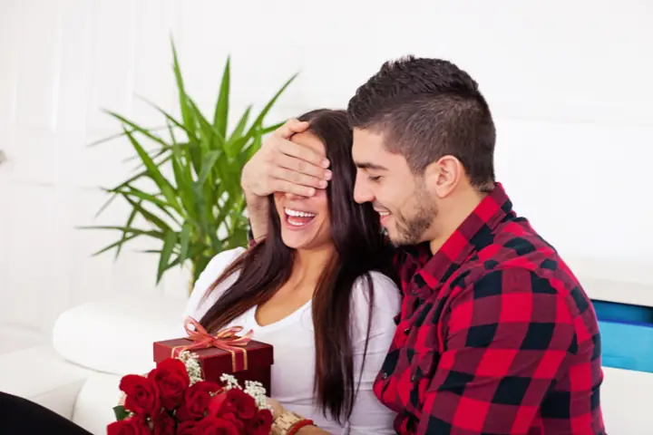 Ngày Valentine Đỏ 14/02