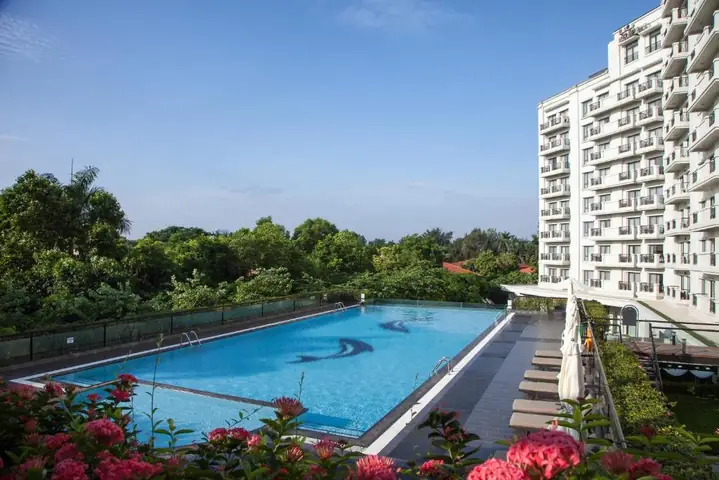 Bể Bơi Khách Sạn Diamond Westlake Suites