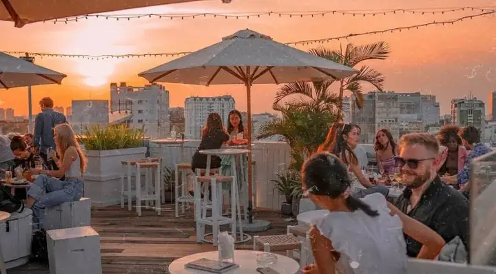 Banana Mama Rooftop & Kitchen Menu: Trải Nghiệm Ẩm Thực California Giữa Lòng Sài Gòn