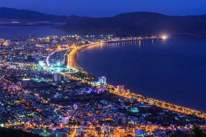 Biển Quy Nhơn: Vẻ Đẹp Bình Yên Vào Ban Đêm Biển Quy Nhơn: Vẻ Đẹp Bình Yên Vào Ban Đêm