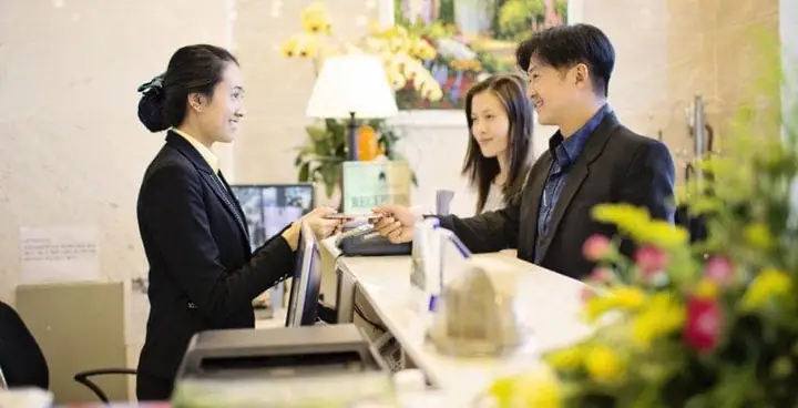 Cuộc Hội Thoại Làm Thủ Tục Check In Tại Khách Sạn