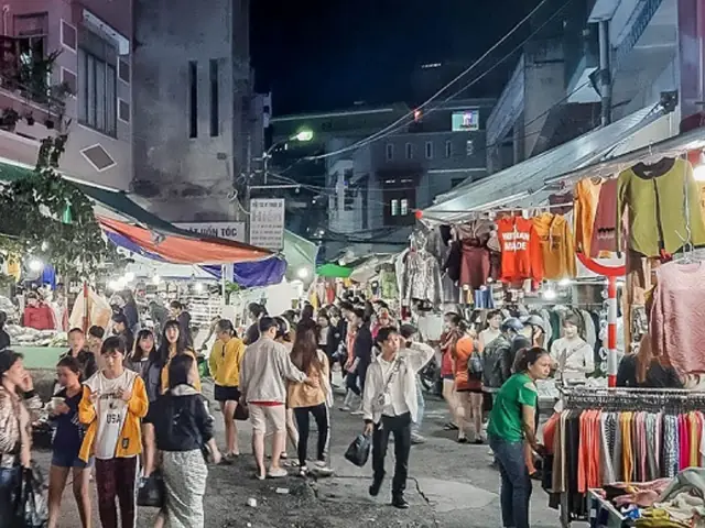 Chợ Đêm Lê Duẩn - Địa Điểm Ăn Chơi Đà Nẵng