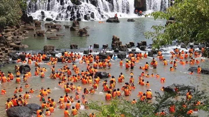 11. Khu Du Lịch Thác Giang Điền 11. Khu Du Lịch Thác Giang Điền