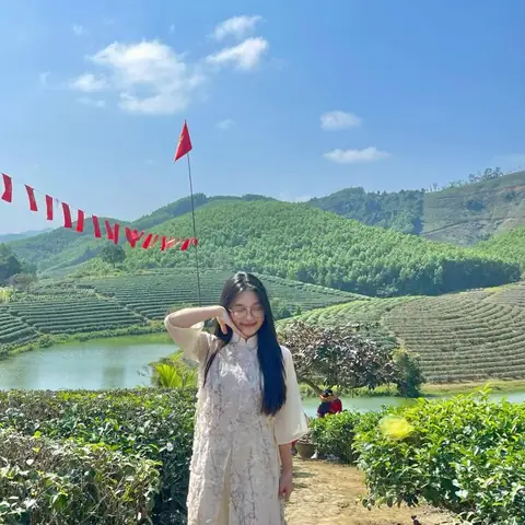 Đi Thuyền Ngắm Cảnh