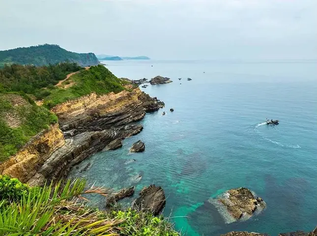 Ngày 2: Bãi Đá Móng Rồng – Hà Nội