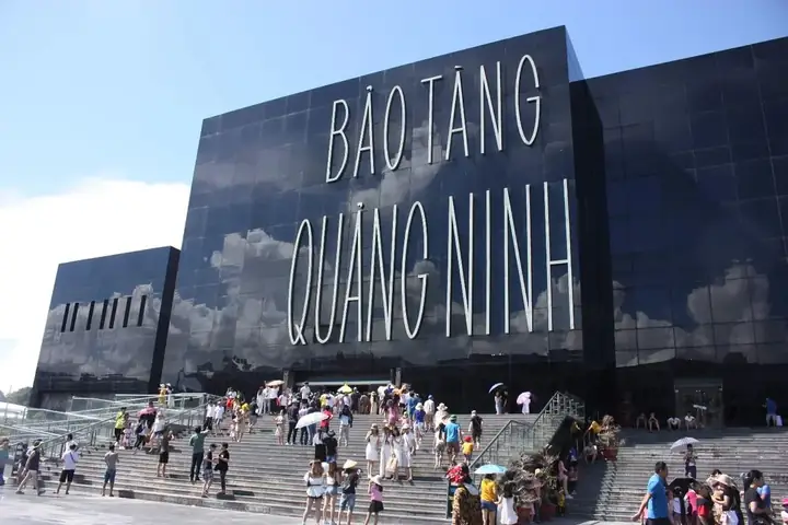 Kiến Trúc Hiện Đại, Mang Đậm Bản Sắc Vùng Đất “mỏ”