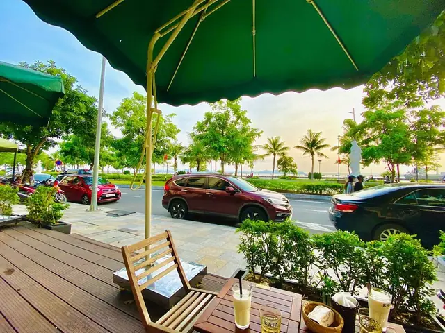 Cafe View Biển Ngắm Hoàng Hôn Hạ Long