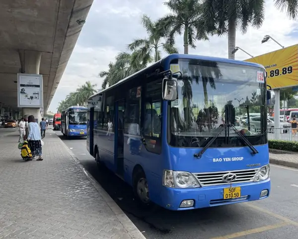 Shuttle Bus No 152 Shuttle Bus No 152