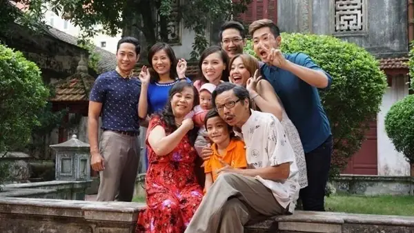 Dan Dien Vien Hon Nhan Trong Ngo Hep Anh 1 Dan Dien Vien Hon Nhan Trong Ngo Hep Anh 1