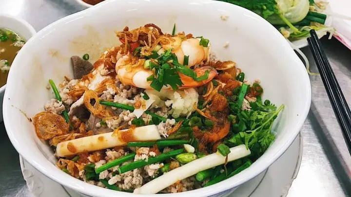 Hủ Tiếu Nam Vang Đạt Thành 607 Cách Mạng Tháng 8: Thực Hư Hương Vị Truyền Thống Hủ Tiếu Nam Vang Nhân Quán Quận 3