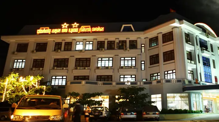 Khách Sạn Công Đoàn Thiên Cầm Ở Đâu?
