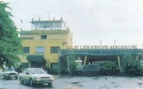 San Bay Lien Khuong San Bay Lien Khuong