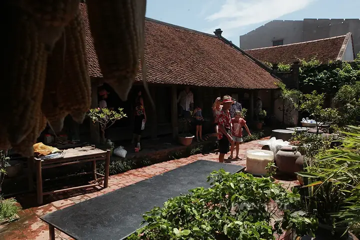 Làng Cổ Đường Lâm Phát Triển Du Lịch