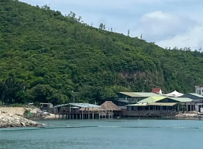 Chủ Nhà Hàng Lữ Quán Thiên Phước Cho Xây Công Trình Lấn Biển Nha Trang (ảnh L.h)
