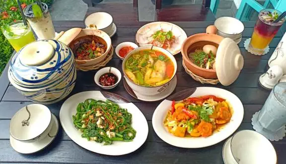 12. Cơm Việt Đà Nẵng 12. Cơm Việt Đà Nẵng