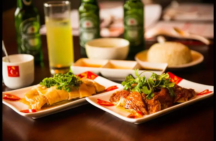 Khám Phá Các Quán Cơm Gà Ngon Hà Nội: Từ Truyền Thống Đến Hiện Đại Song Anh Chicken N’ Deli – Quán Cơm Gà Hải Nam Hà Nội Phải Thử