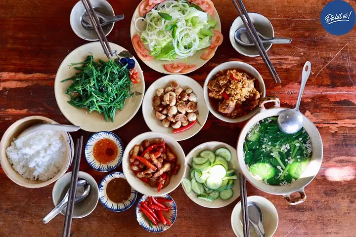 Quán Cơm Đà Lạt Hồi Xưa Quán Cơm Đà Lạt Hồi Xưa