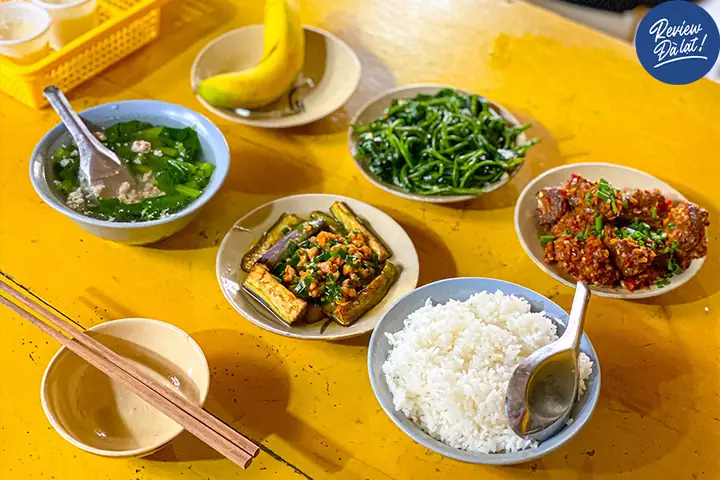 Tiệm Cơm Hồi Nớ Tiệm Cơm Hồi Nớ