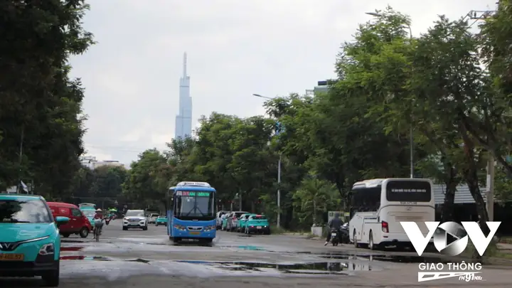 Hai Bờ Vẫn Chưa Có Cầu Bê Tông Kiên Cố Nên Bên Kia Sông Bán Đảo Bình Lợi (quận Bình Thạnh) Rơi Vào Tình Cảnh Bị "cô Lập" Giữa Lòng Đô Thị, Như Nhìn Từ “thôn Quê” Sang “ốc Đảo” An Phú Đông