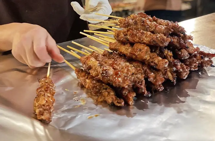 Quán Hoàng Đức – Quán Bánh Mì Thịt Xiên Nướng Hà Nội Nổi Tiếng Quán Hoàng Đức – Quán Bánh Mì Thịt Xiên Nướng Hà Nội Nổi Tiếng